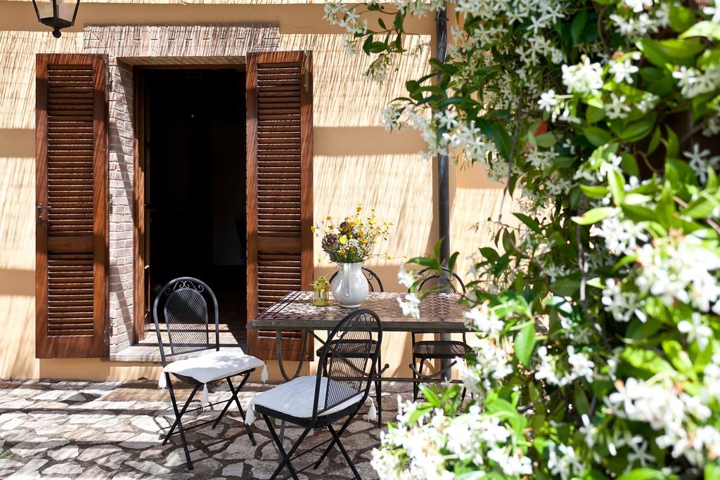 Casale Pundarika Guest House Riparbella Ngoại thất bức ảnh