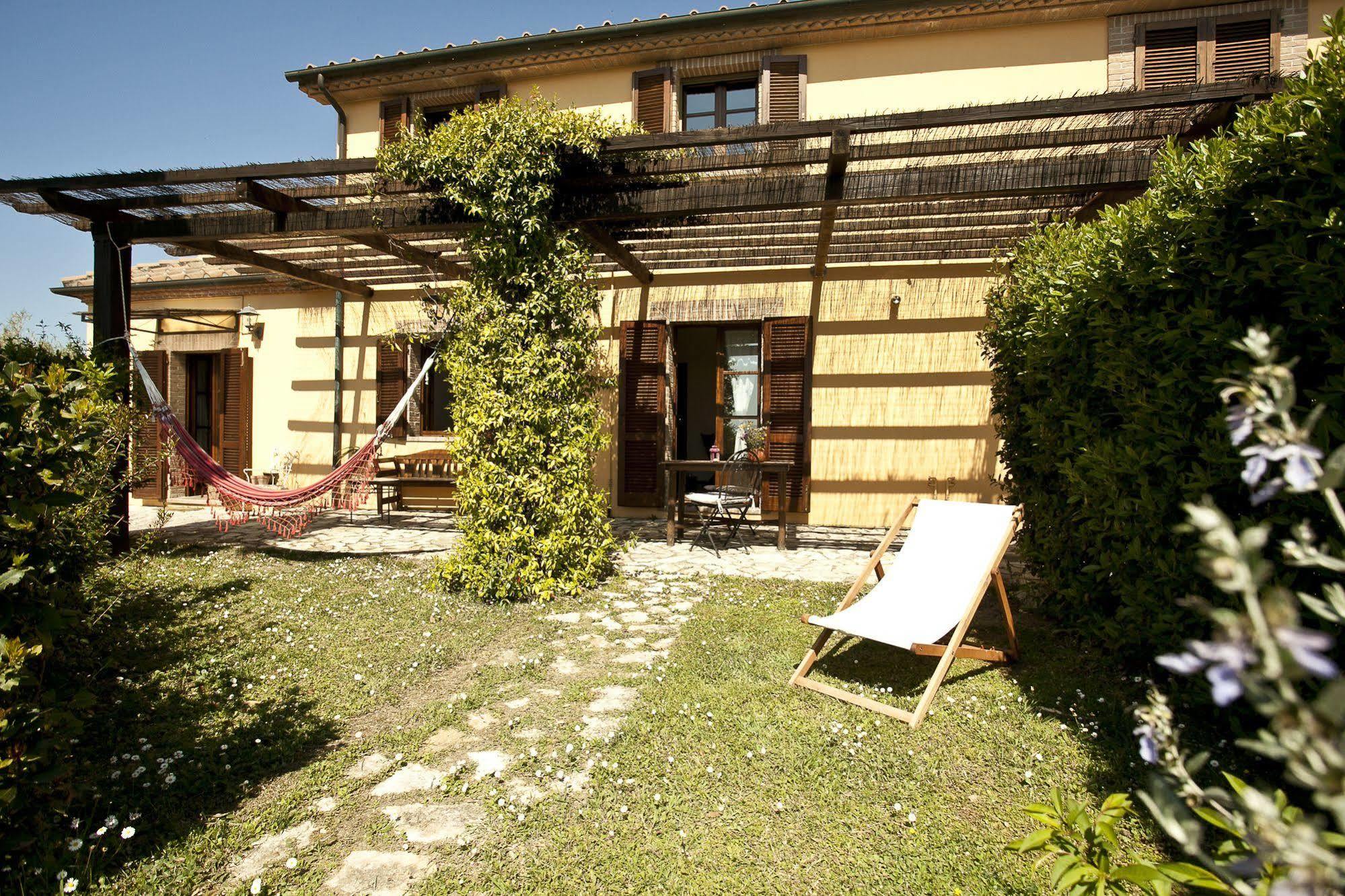 Casale Pundarika Guest House Riparbella Ngoại thất bức ảnh